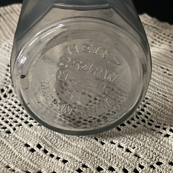 Two Vintage Heinz Glass Ketchup Bottles Canada Collectibles Prop Decor - Picture 5 of 12